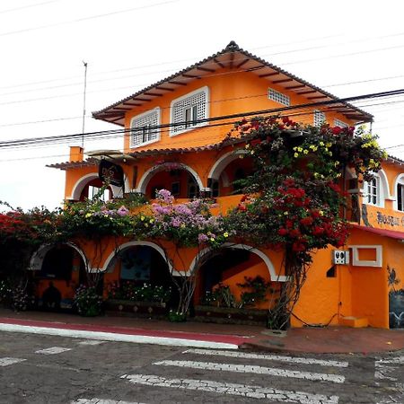Hotel Crossman Puerto Ayora  Exteriör bild