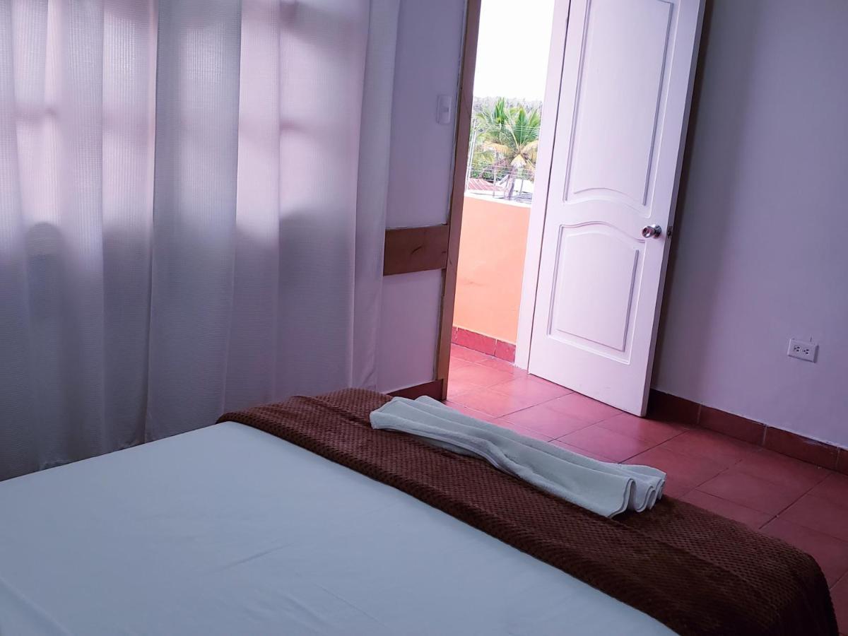 Hotel Crossman Puerto Ayora  Exteriör bild