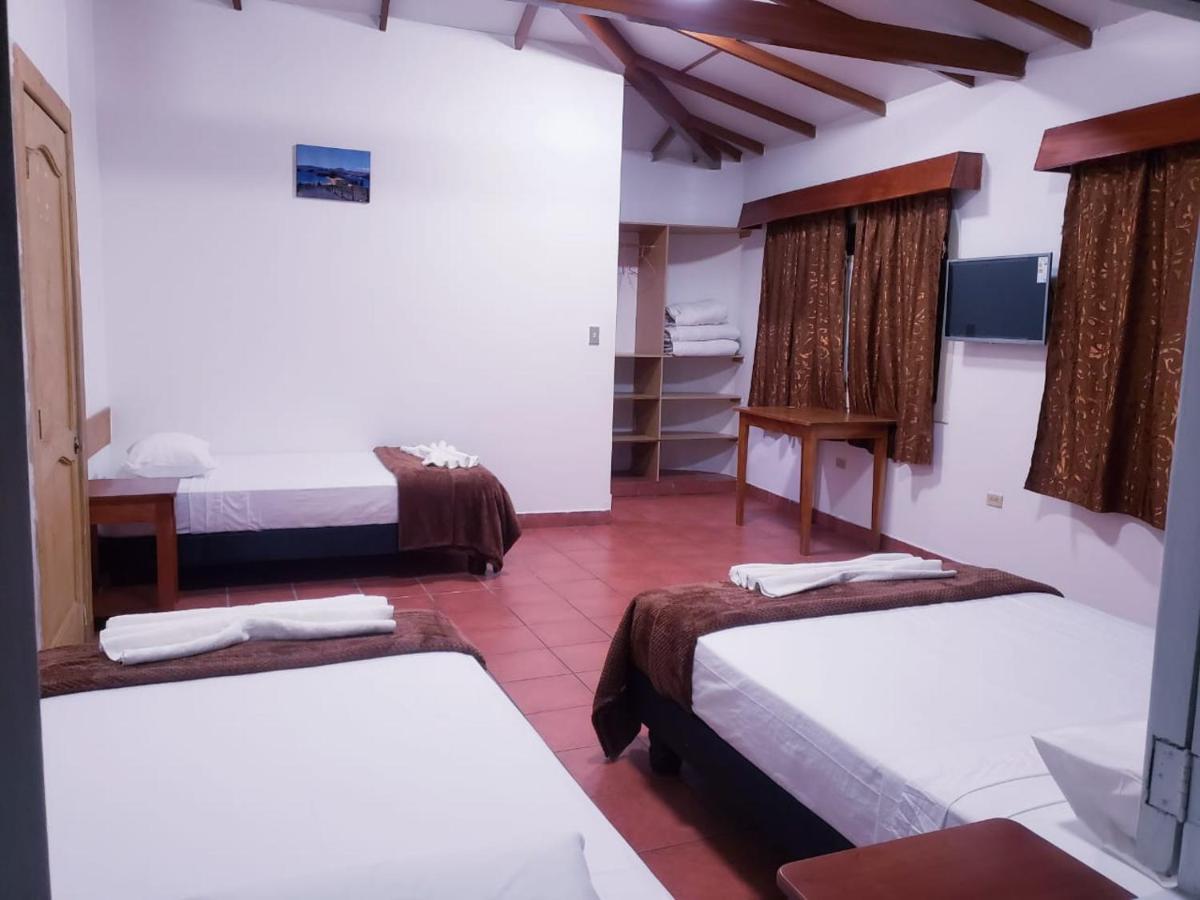 Hotel Crossman Puerto Ayora  Exteriör bild