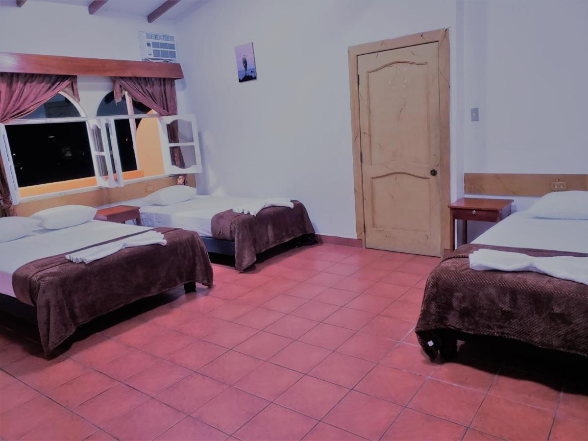 Hotel Crossman Puerto Ayora  Exteriör bild