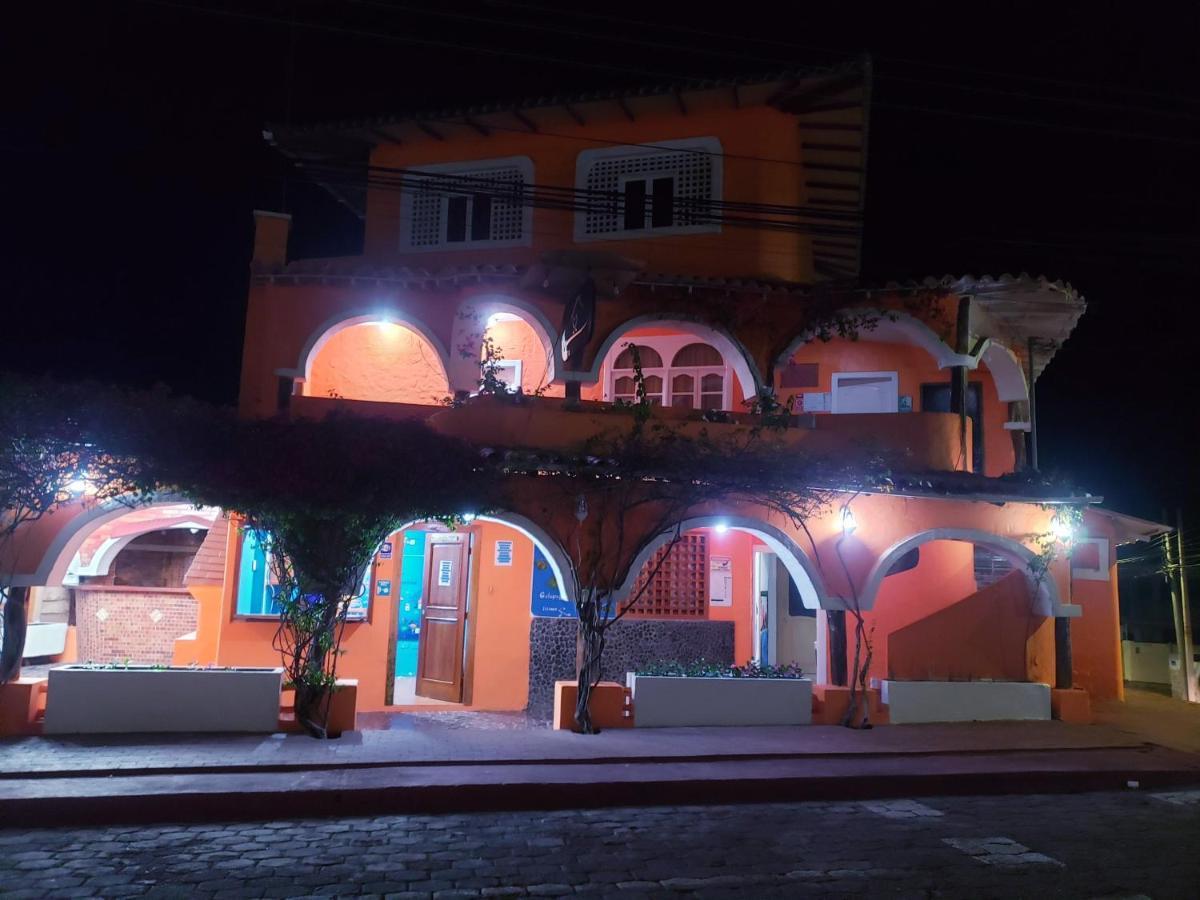 Hotel Crossman Puerto Ayora  Exteriör bild