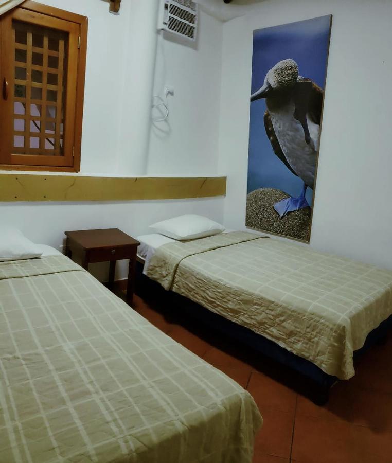 Hotel Crossman Puerto Ayora  Exteriör bild