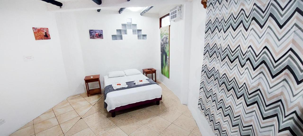 Hotel Crossman Puerto Ayora  Exteriör bild