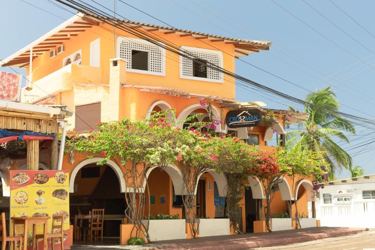 Hotel Crossman Puerto Ayora  Exteriör bild