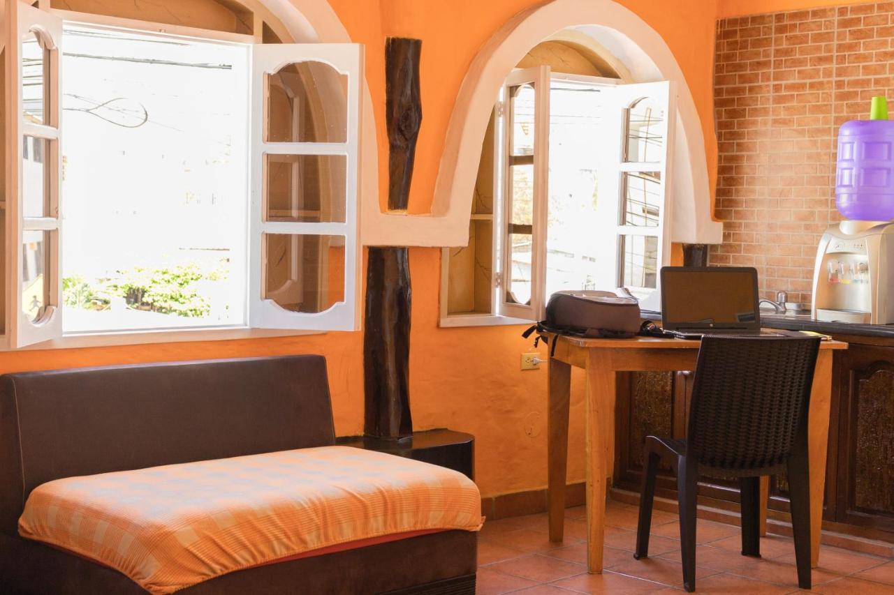 Hotel Crossman Puerto Ayora  Exteriör bild