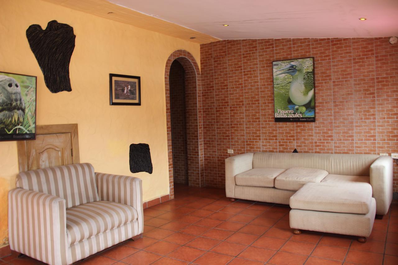 Hotel Crossman Puerto Ayora  Exteriör bild