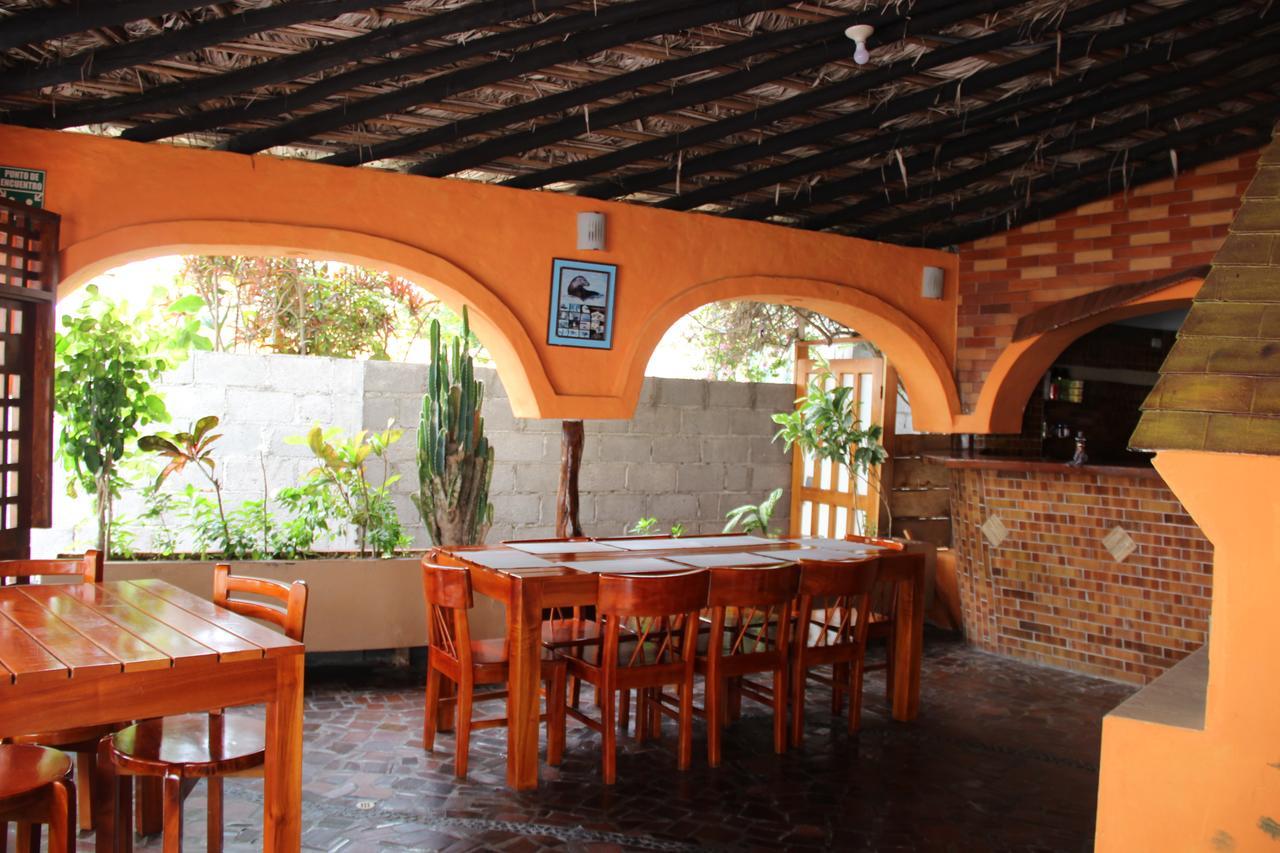 Hotel Crossman Puerto Ayora  Exteriör bild