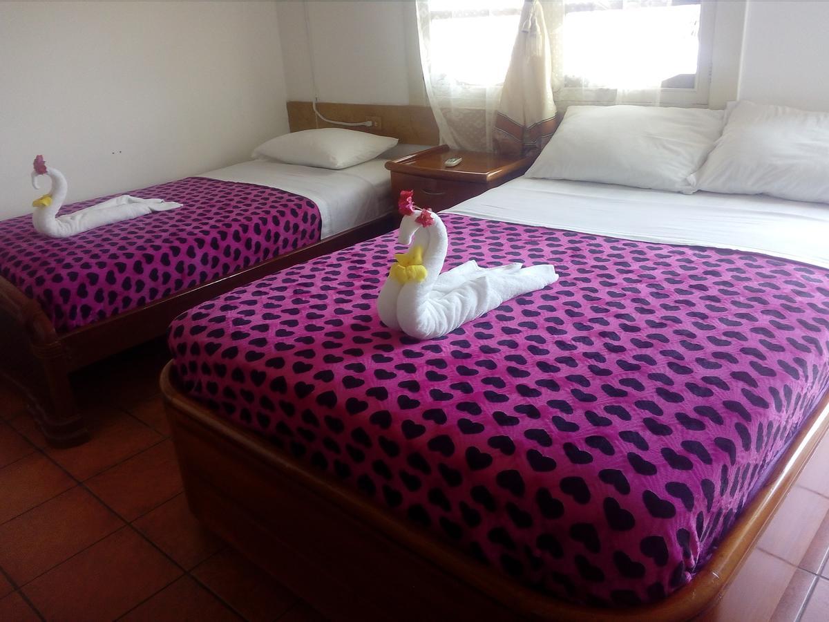 Hotel Crossman Puerto Ayora  Exteriör bild