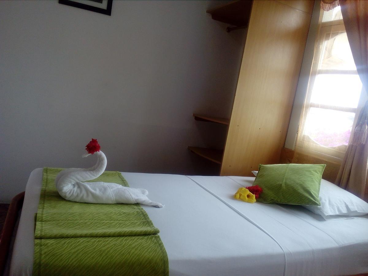 Hotel Crossman Puerto Ayora  Exteriör bild