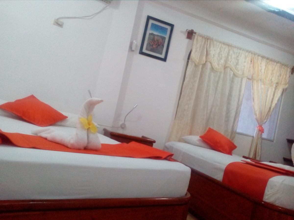Hotel Crossman Puerto Ayora  Exteriör bild