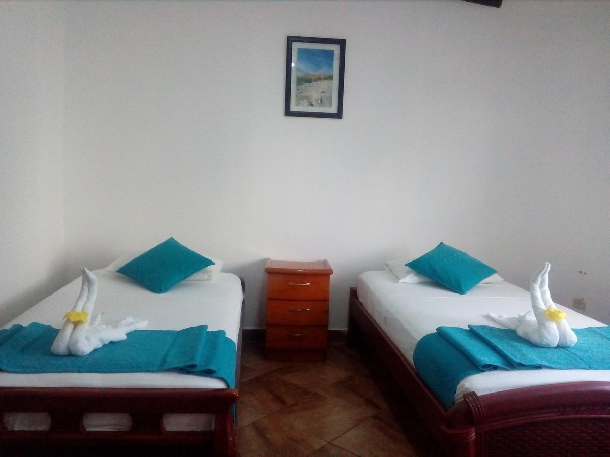 Hotel Crossman Puerto Ayora  Exteriör bild