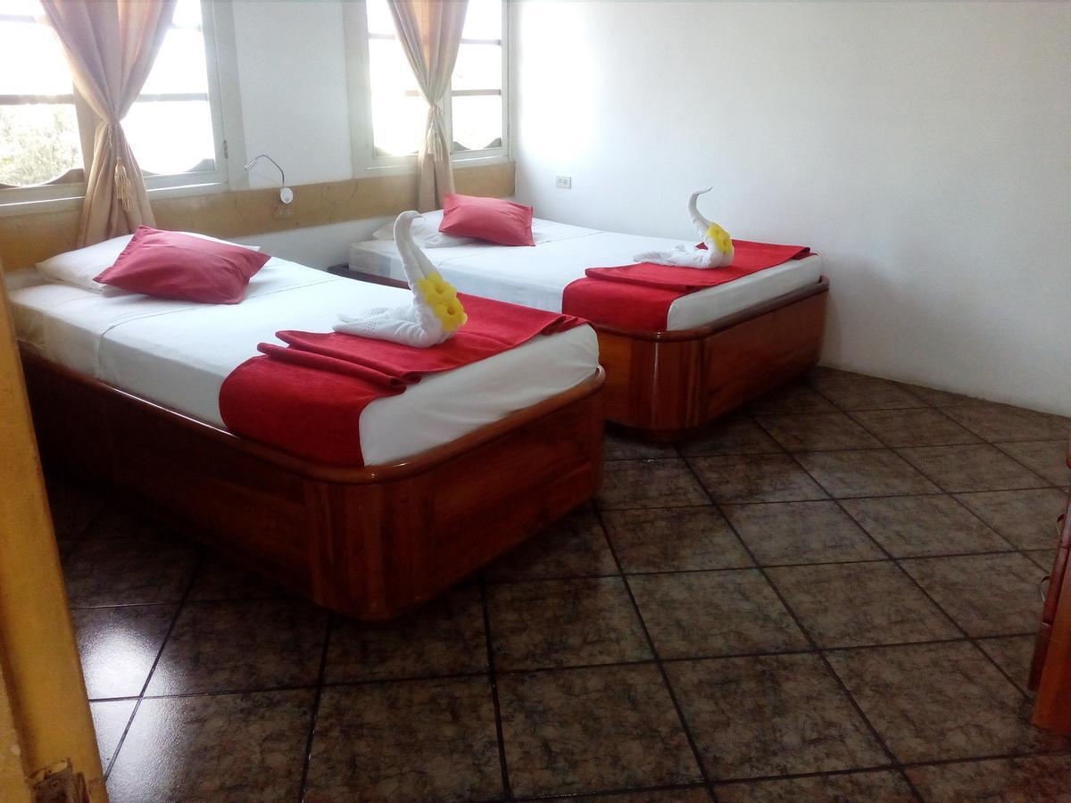 Hotel Crossman Puerto Ayora  Exteriör bild