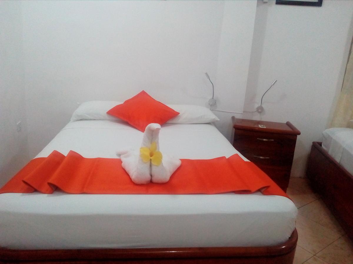 Hotel Crossman Puerto Ayora  Exteriör bild