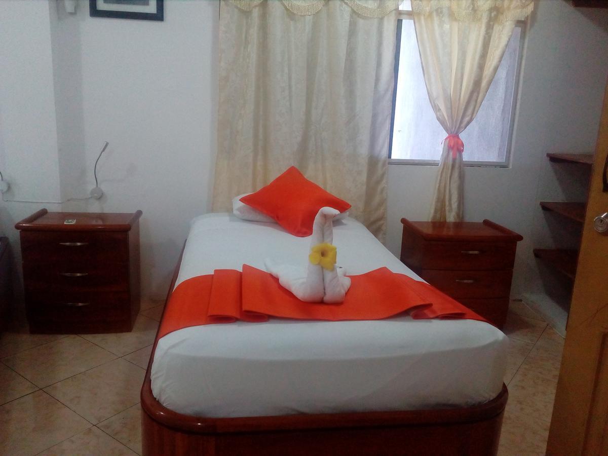 Hotel Crossman Puerto Ayora  Exteriör bild